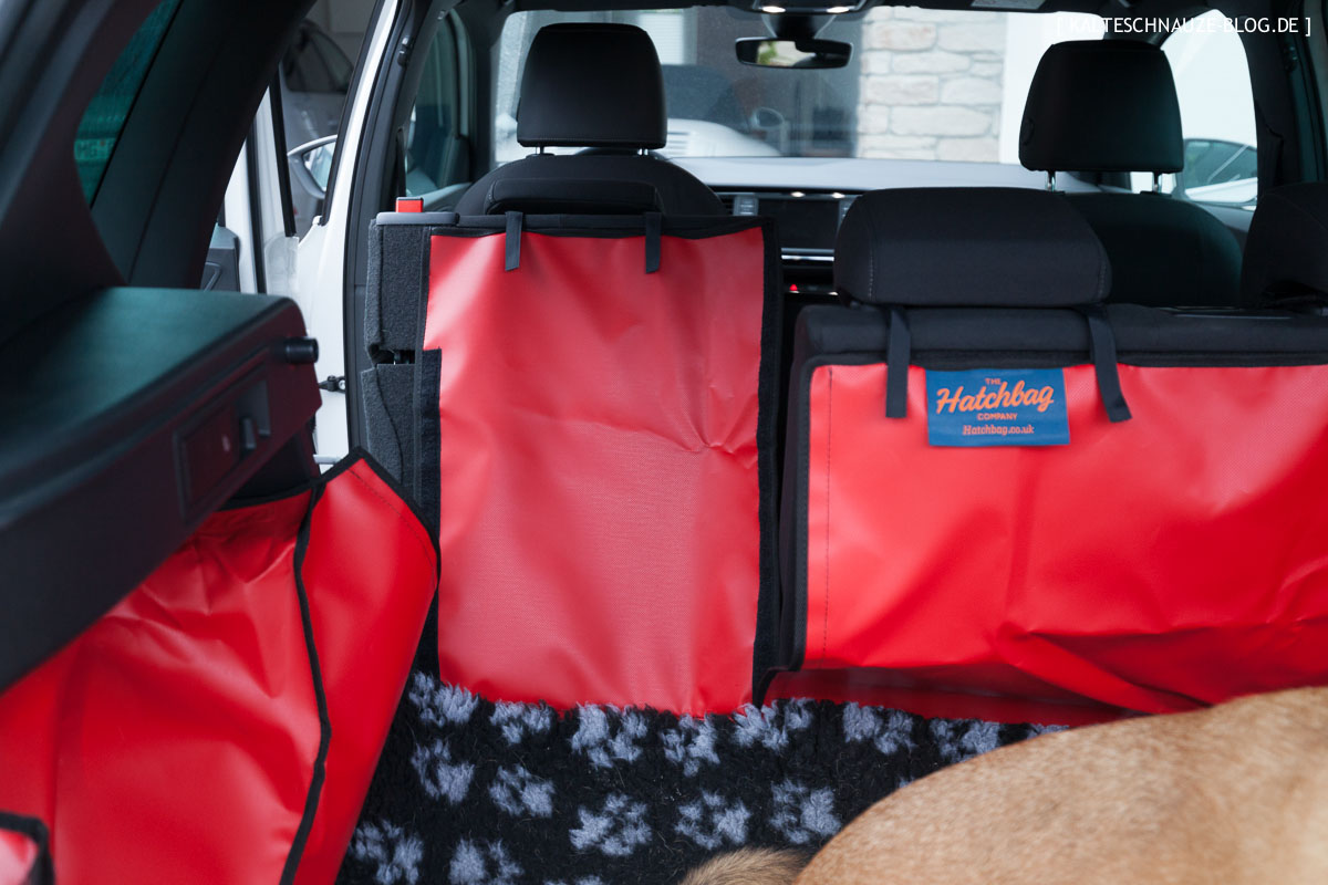 Getestet im Seat Ateca Der Kofferraumschutz für Hunde von Hatchbag